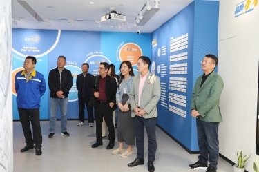 马来西亚巴生西港控股集团董事总经理拿督Eddie Lee一行光临PP视讯纸业调研互换